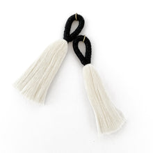 Load image into Gallery viewer, TASSEL BLACK AND CREAM
